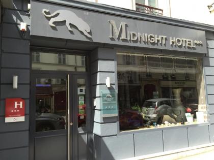 Midnight Hotel Paris - image 5